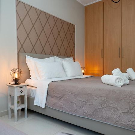 Mary'S Modern And Elegant Apartment Kalampáka Ngoại thất bức ảnh
